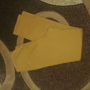 H&M Cigarette style jeans. Side zip details. Like new.